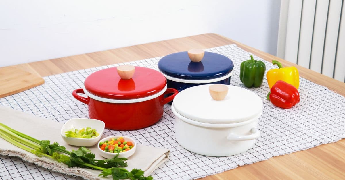Dutch Oven vs Cocotte