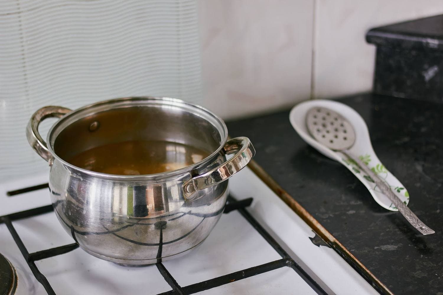 Dutch Oven vs Stock Pot