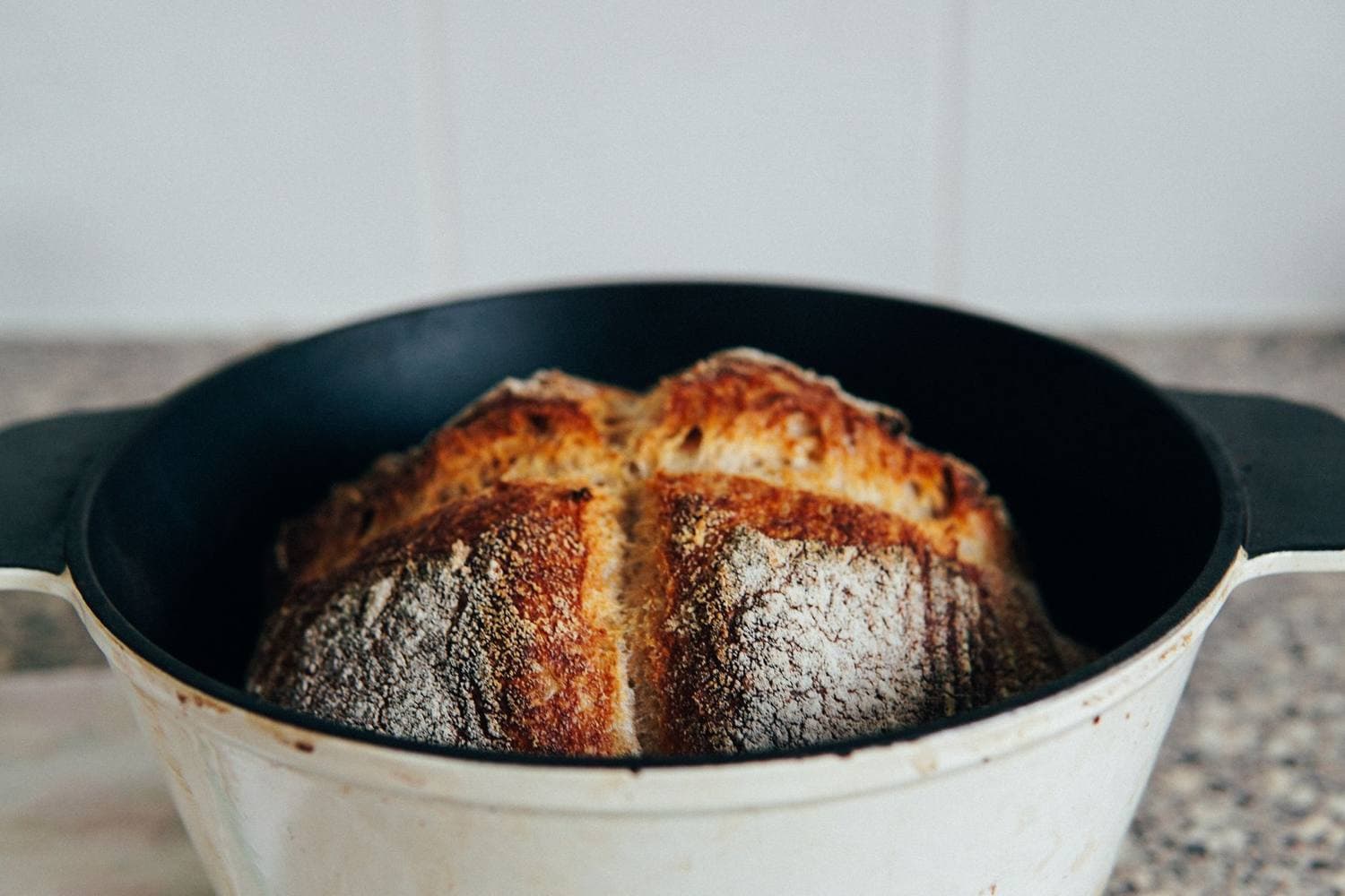 Le Creuset vs Staub